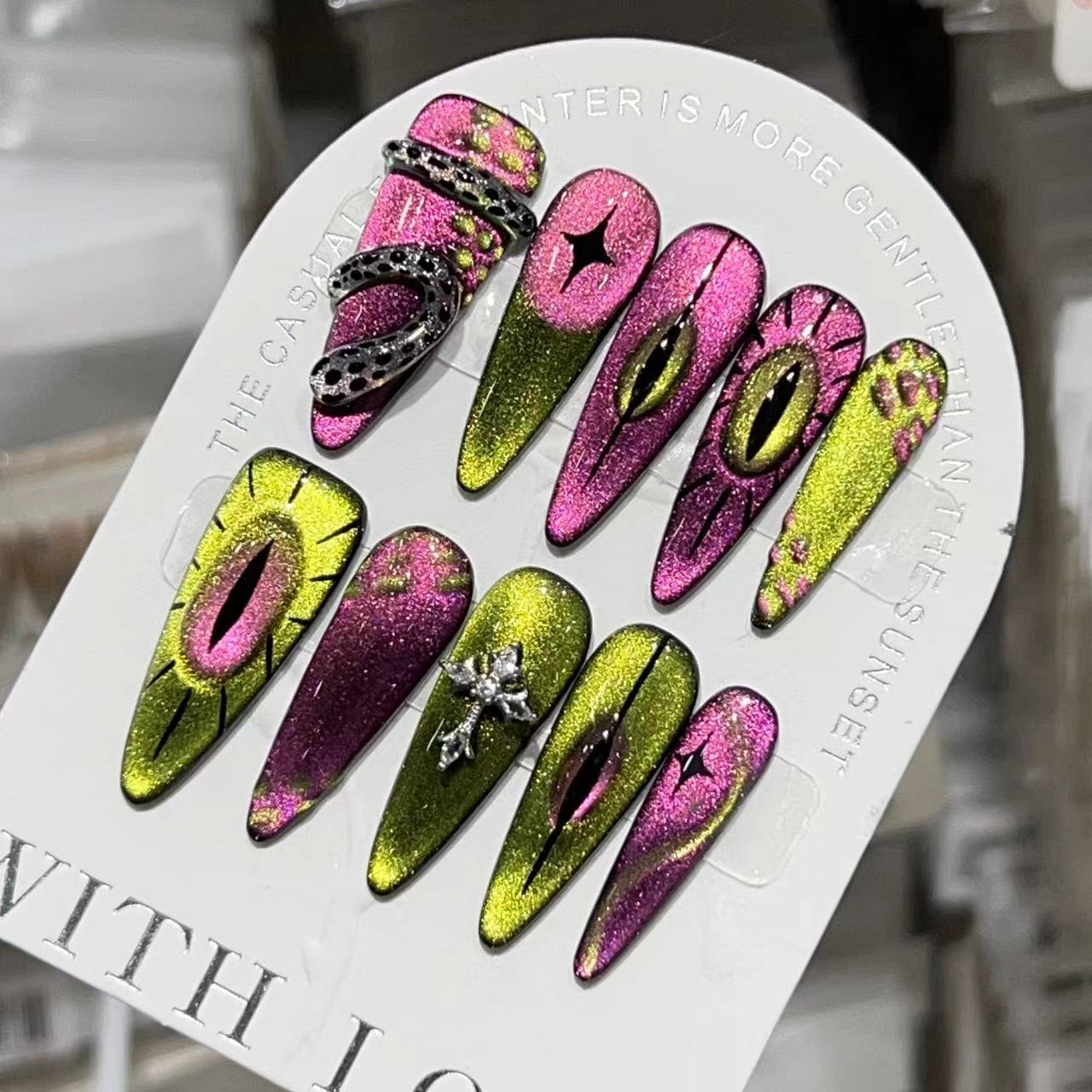 Dekorativer Floral Stiletto Press-On Nail Set Brehn