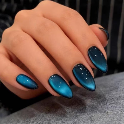 Glänzende Ombre Stiletto Nagelverstärkungen Brehn