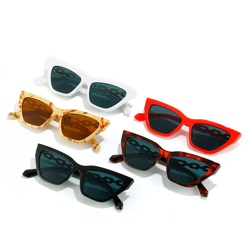 Damen Cat-Eye Sonnenbrille mit modernem Kettenrahmen Brehn