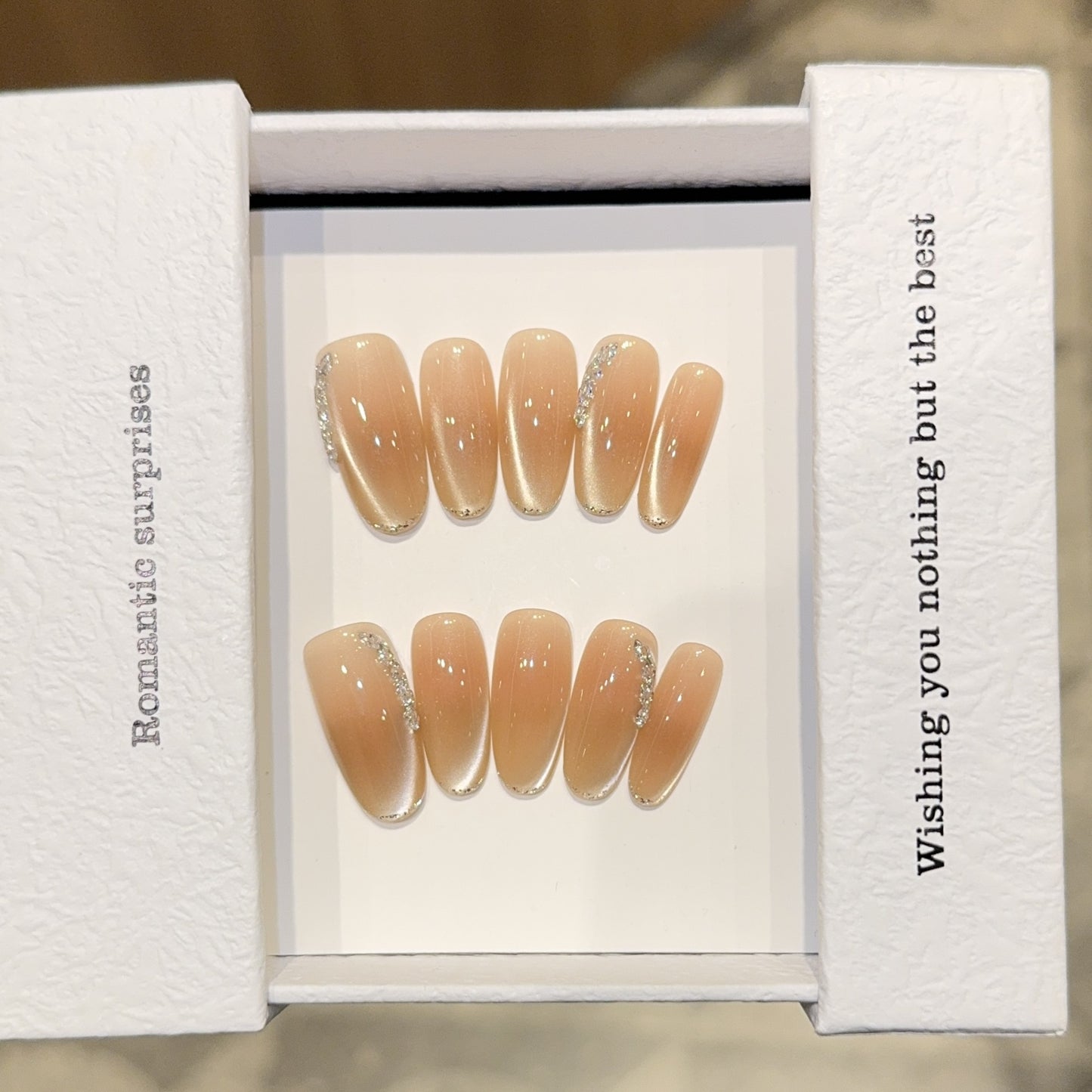 Elegante Kunstnagelspitzen mit Glitzerdetails Brehn