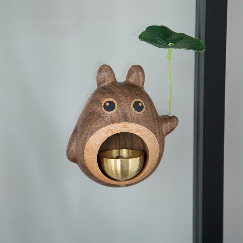 Handgefertigte Holz Totoro Türklingel mit Metallglocke | Brehn