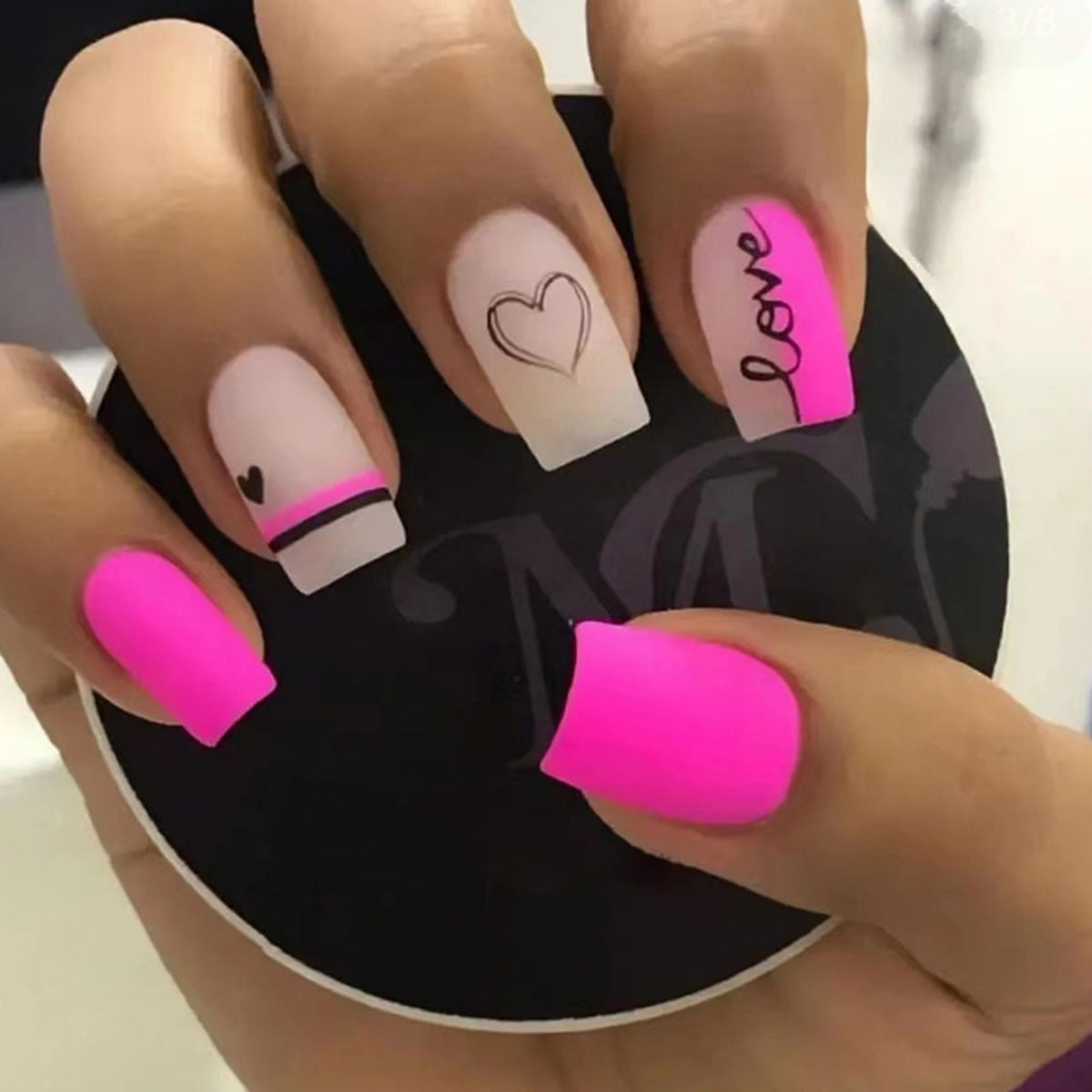 Moderne glitzernde Nagelkunst-Verbesserungen Brehn