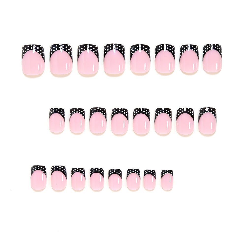 Stylisches French Tip Nagelkunst-Set Brehn