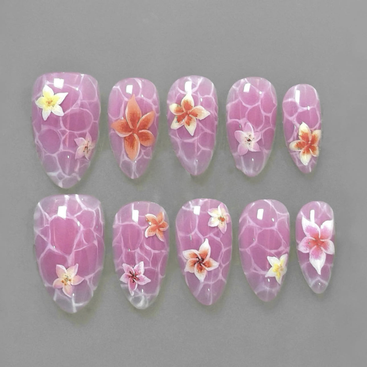 Kunstvolle Drucknägel mit floralem Design Brehn