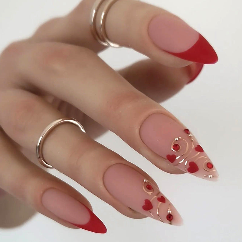 Kunstvolle Herz-Nagelspitzen Brehn