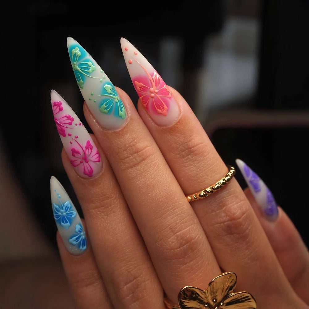 Kunstnagelset mit lebhaften 3D-Blütenmotiven Brehn