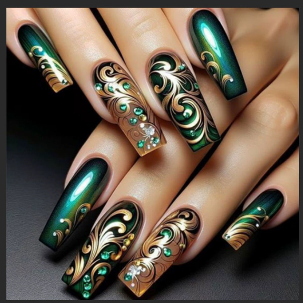 Kunstvolle 3D Nagelkunst Brehn