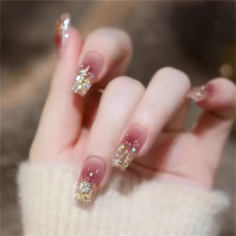 Elegante Nagelpflege Brehn