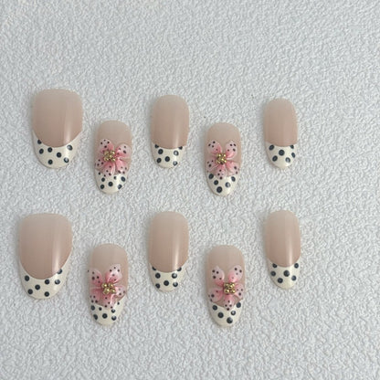 Kunstnail Set mit floralen Akzenten Brehn