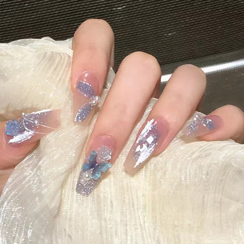 Kunstvolle 3D Nagelverlängerungen mit Glitzer Akzenten Brehn