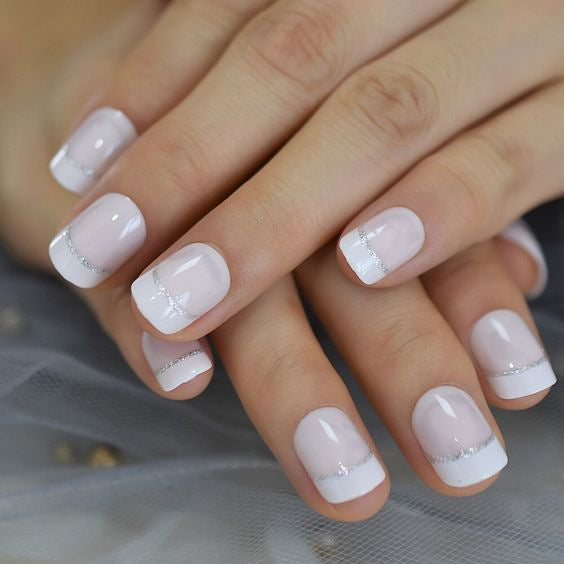 Glänzendes French Tip Press-On Nagel Set Brehn