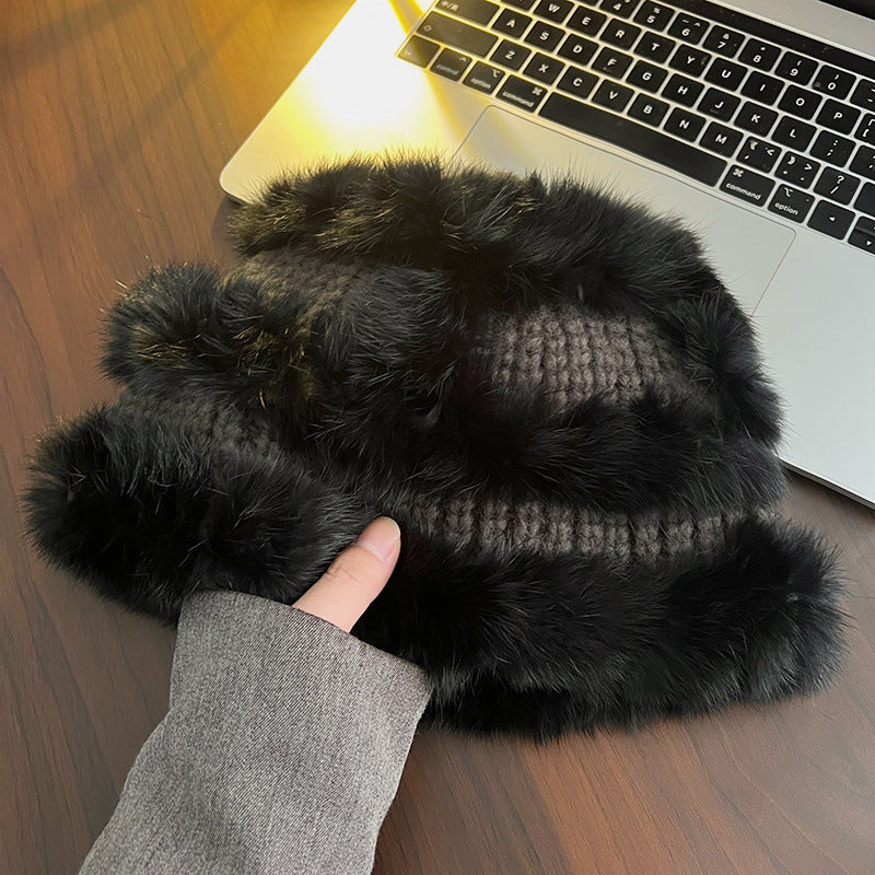 Gemütliche gestrickte Faux-Fur-Bucket-Hat