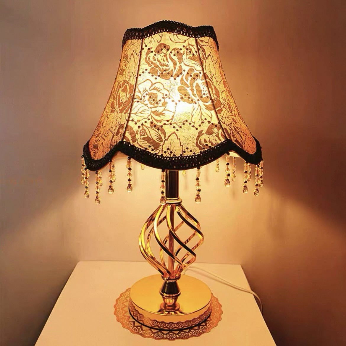 Florale dekorative Tischlampe