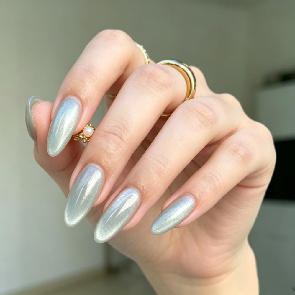 Mandelförmiges Metallic Press-On Nagelset Brehn