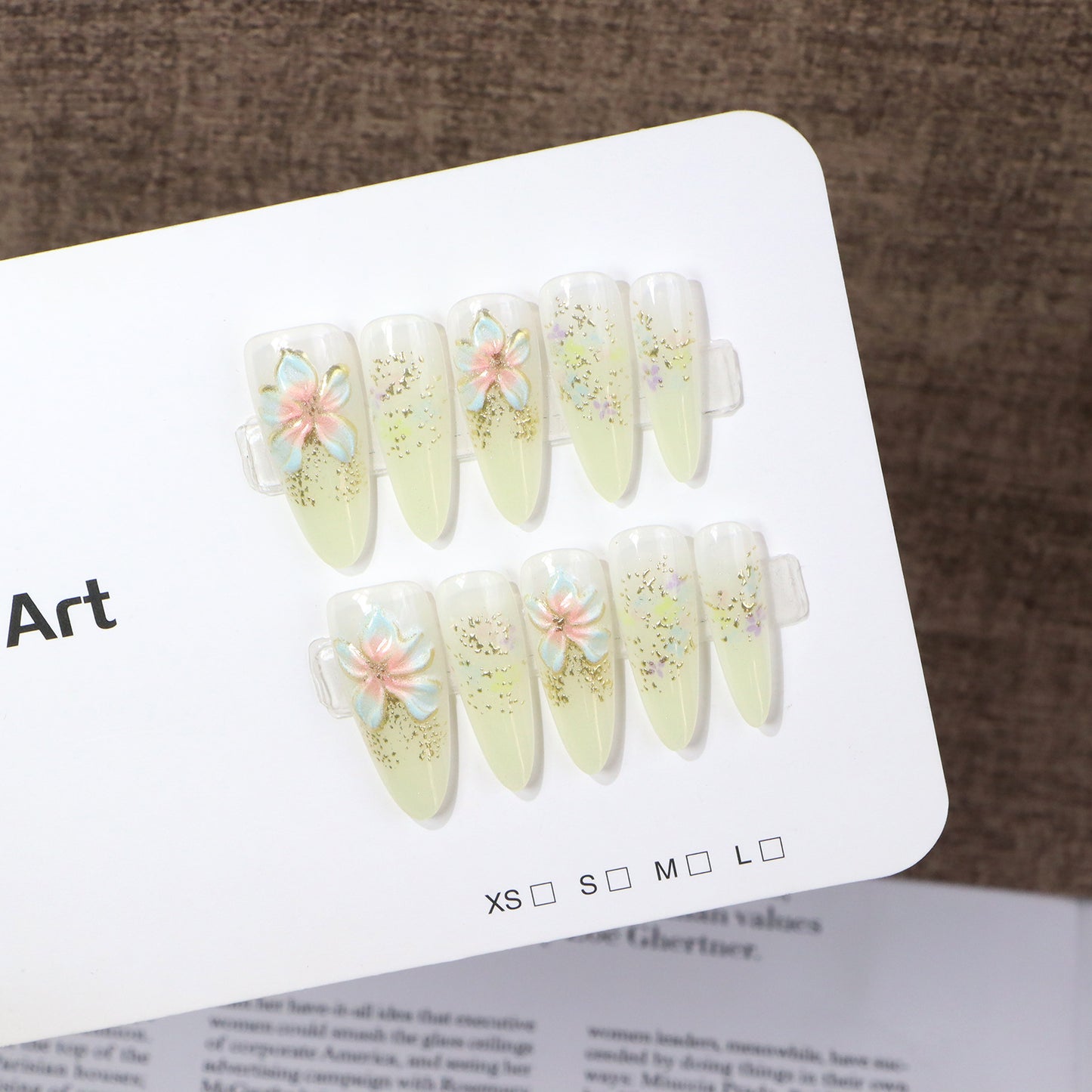 Florales Design Nagelkunst Brehn