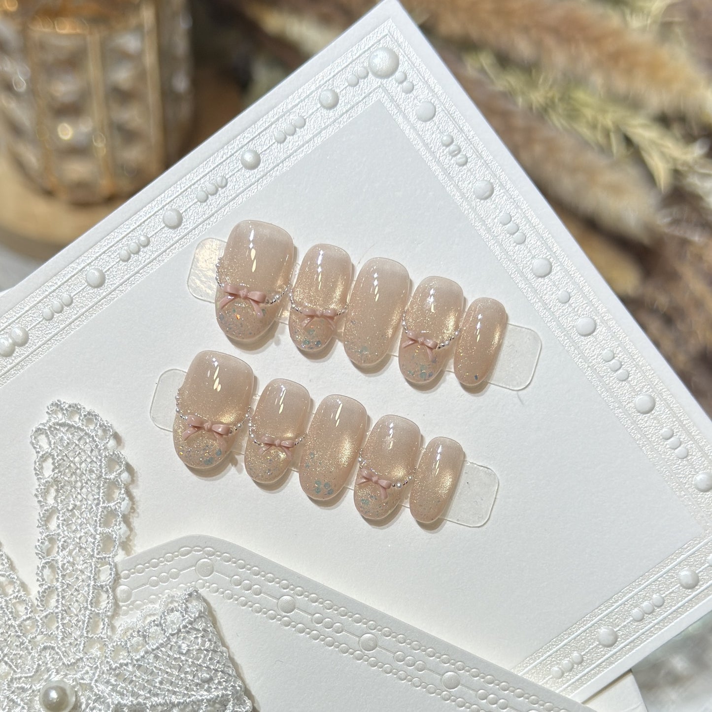 Press-On-Nagelkunst-Set mit eleganten Schleifenakzenten Brehn