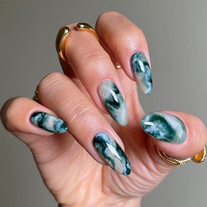 Kunstnagelset mit luxuriösen Marmor-Designs Brehn