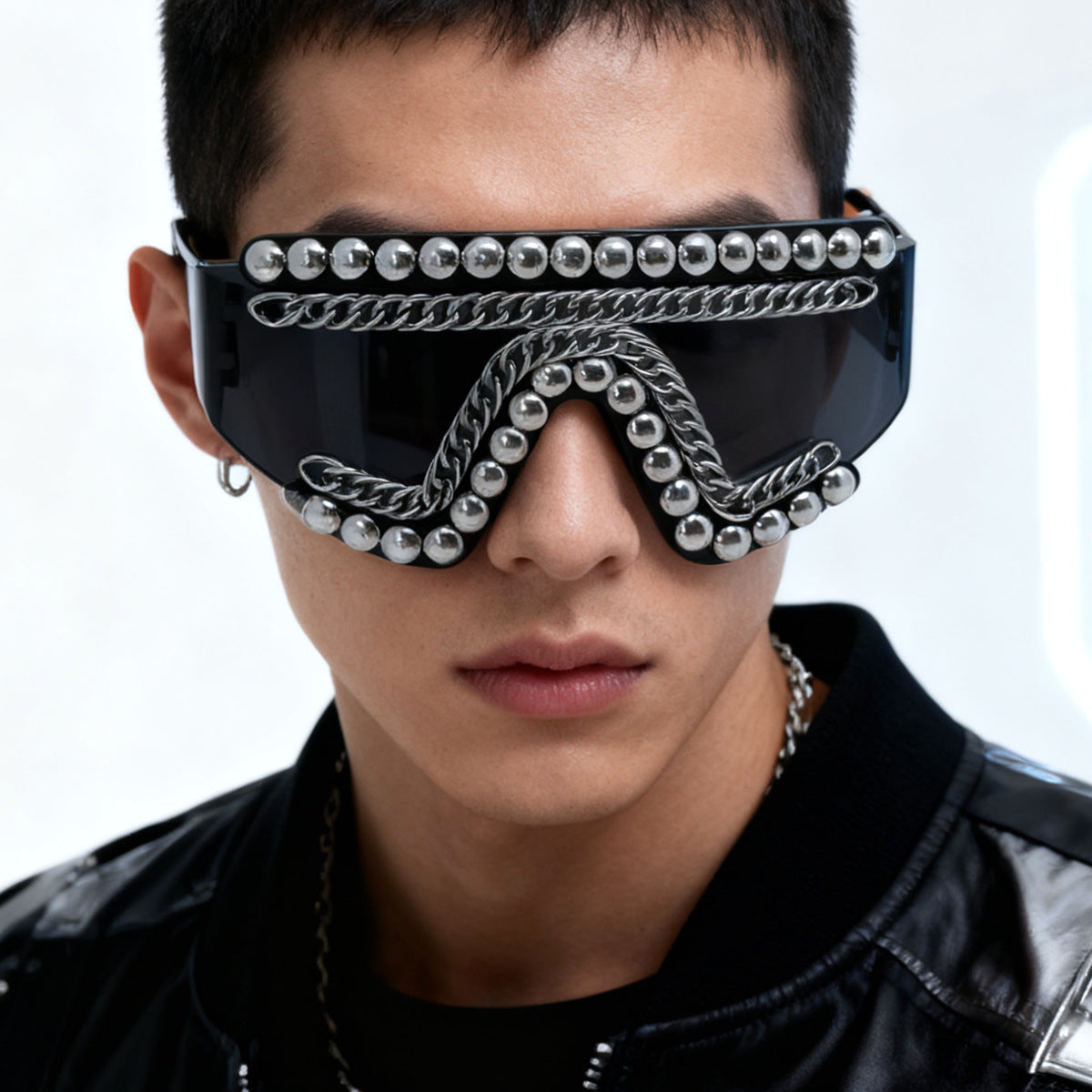 Damen Fashion-Sonnenbrille mit luxuriösem Kettenrahmen und schimmernden Akzenten Brehn