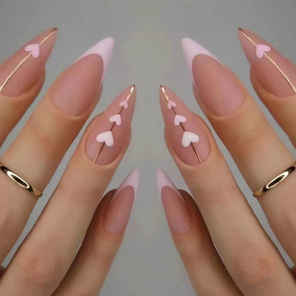 Herzgezeichnete Lange Stiletto Nagelkunst Verlängerungen