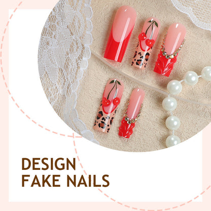 Kunstnagelset mit kreativen Leopardenmuster und funkelnden Akzenten Brehn