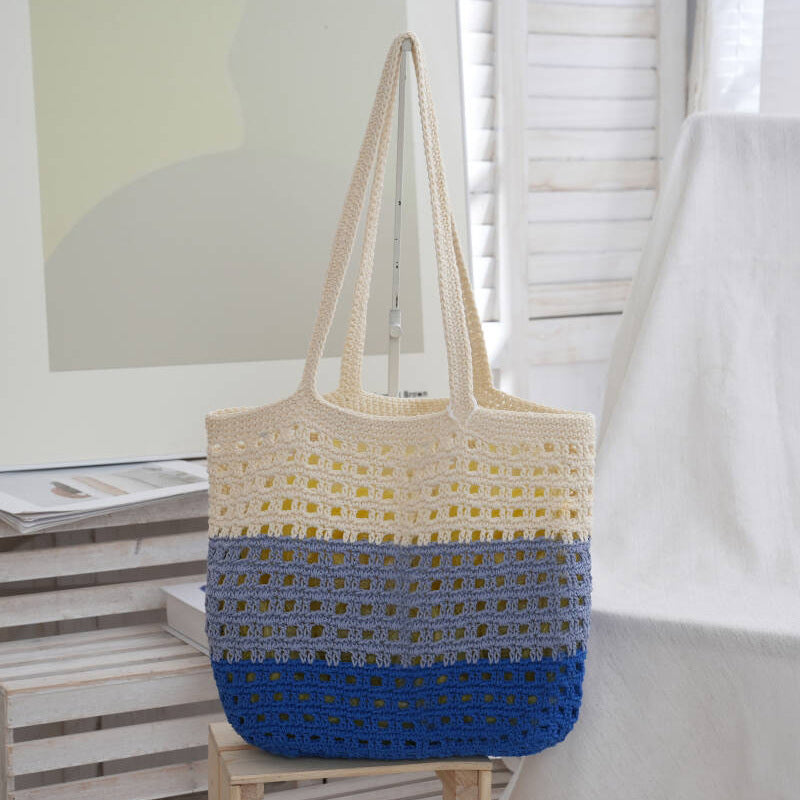 Handgefertigte Basttasche mit Niedlichem Anhänger Brehn
