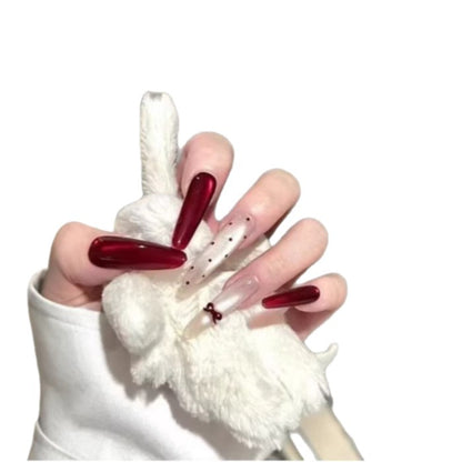 Glamouröse Stiletto Press-On Nagelkunst