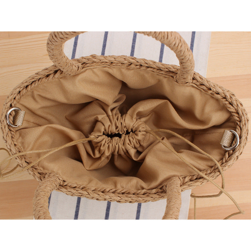 Handtasche Aus Geflochtenem Naturmaterial mit Modischen Fransen Brehn