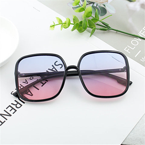Damen quadratische Designerbrille mit modernem Muster Brehn