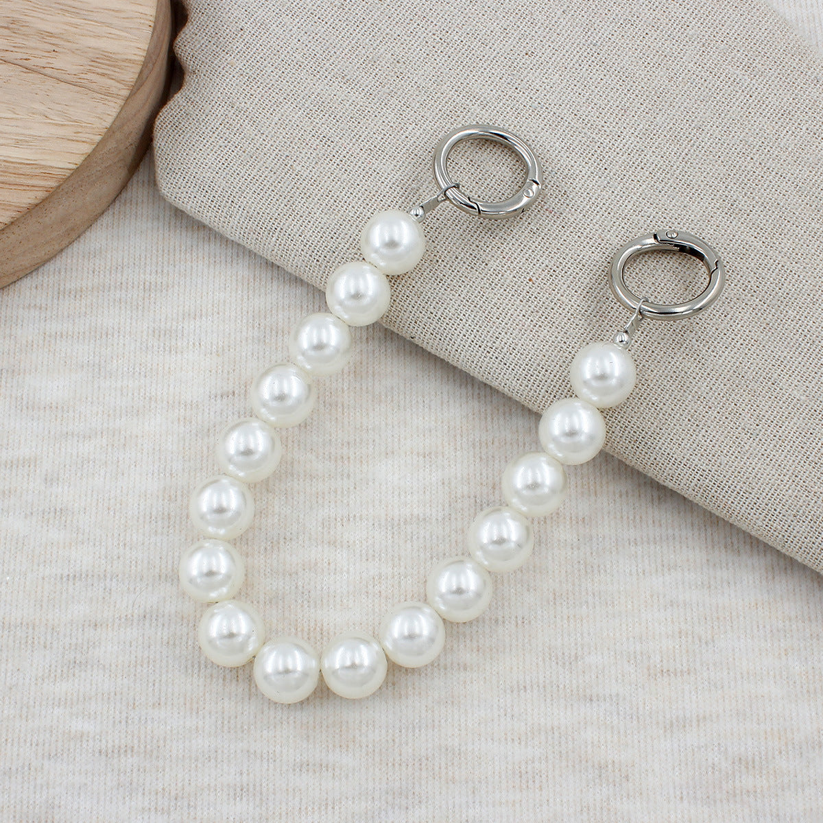 Elegantes Perlenaccessoire Brehn