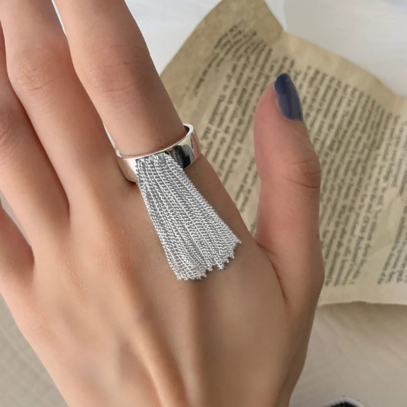 Stylischer Ring mit Filigranem Quastendesign Brehn