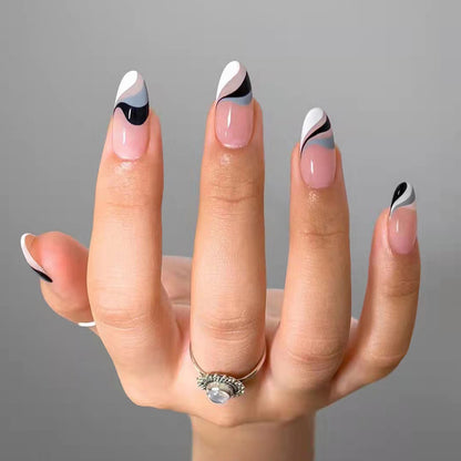 Kunstvolle Nagelverlängerungen mit kreativem Wellenmuster Brehn