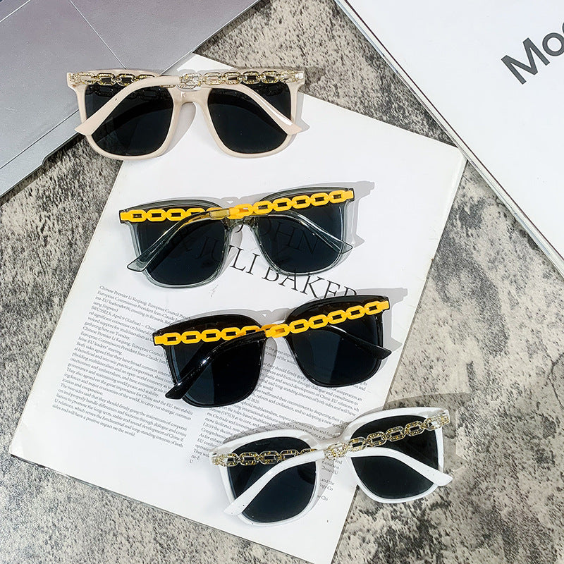 Damen extragroße Sonnenbrille mit modischem Kettenrahmen Brehn