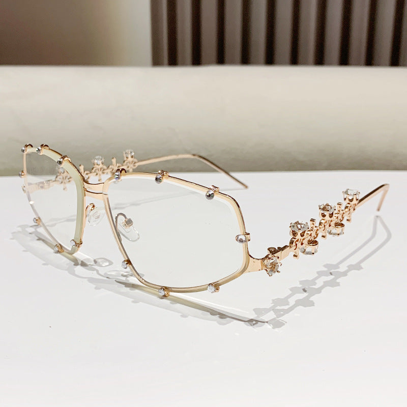 Damen Designer-Brille mit glamourösem Akzent und funkelnden Glitzersteinen Brehn