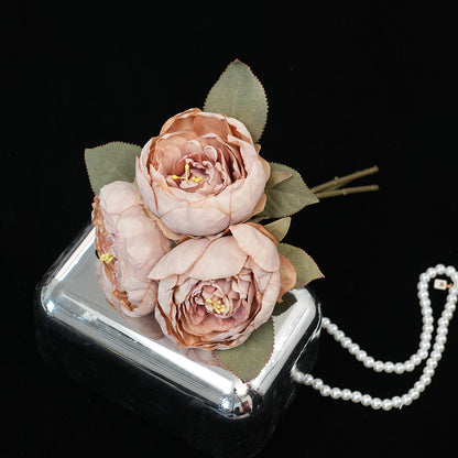 Elegante Blumenarrangement