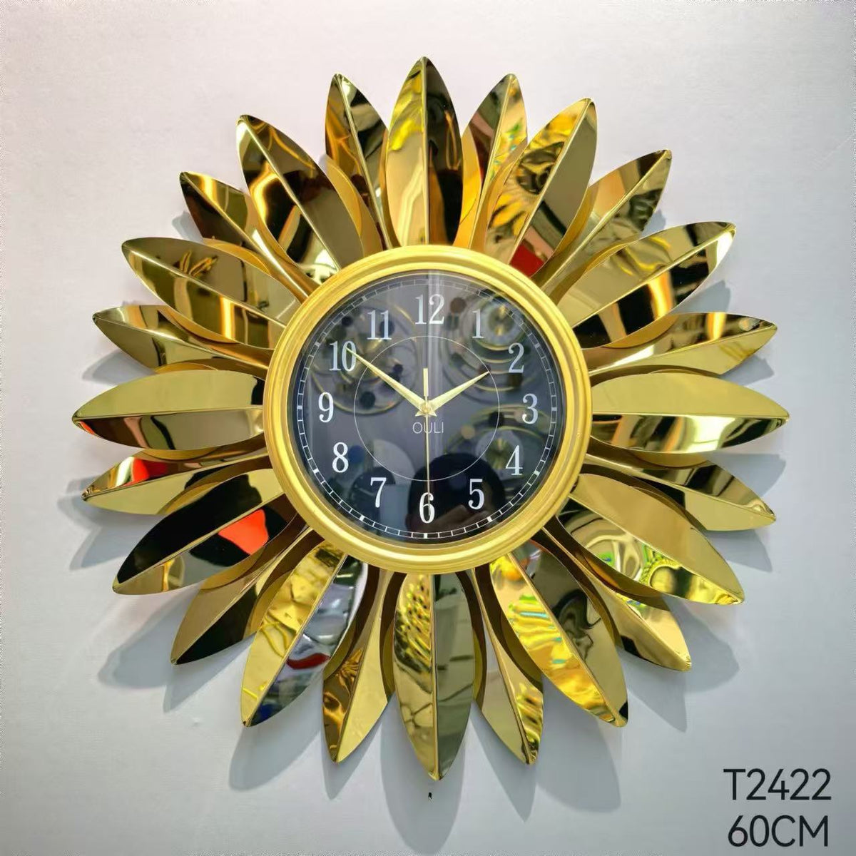 Blumen-Wanduhr mit Blattdesign Brehn