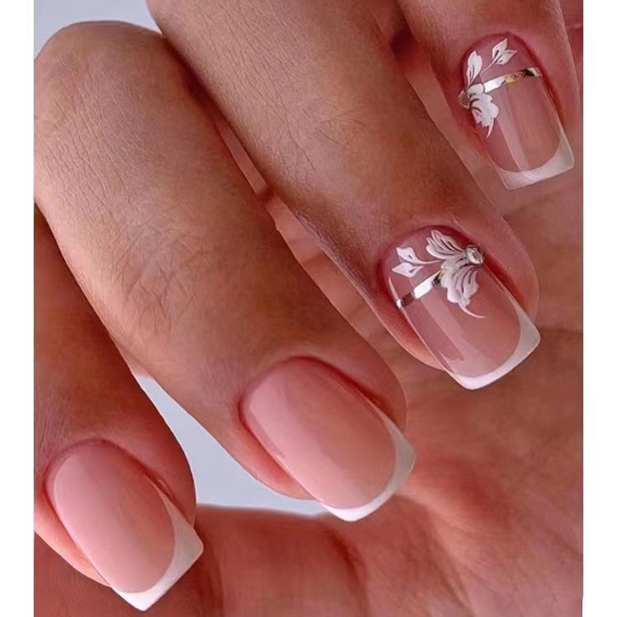 Elegantes französisches Spitzen-Blumen-Nagelkunst-Set