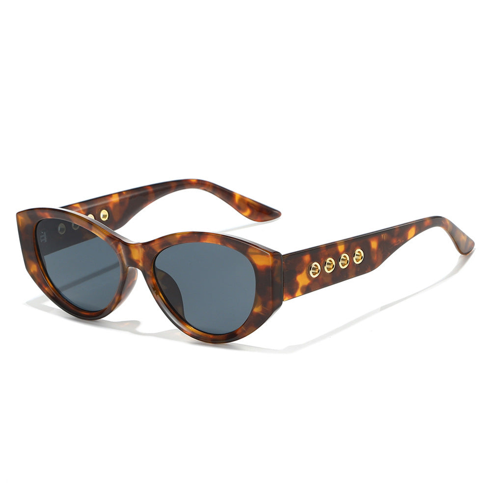 Cat-Eye Sonnenbrille mit dekorativen goldenen Akzenten Brehn