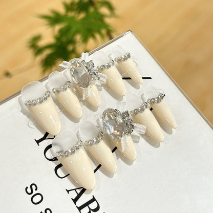 Elegante Press-On Nageldesigns