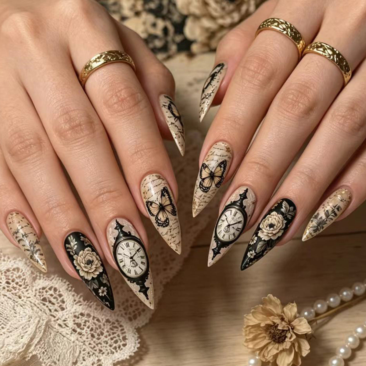 Kreative Kunstnägel mit Vintage-Inspiriertem Design Brehn