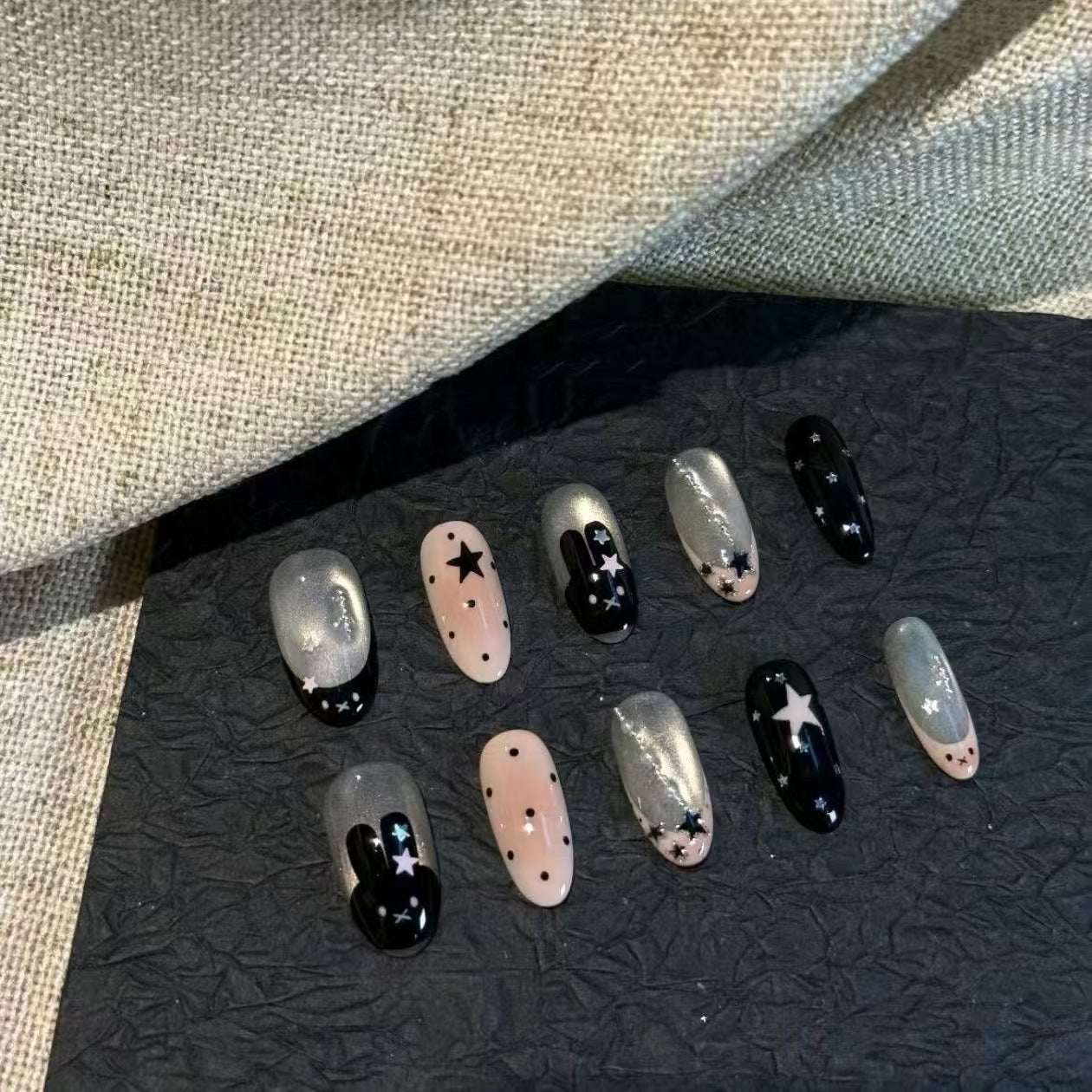 Künstlerisches Press-On Nagelset Brehn