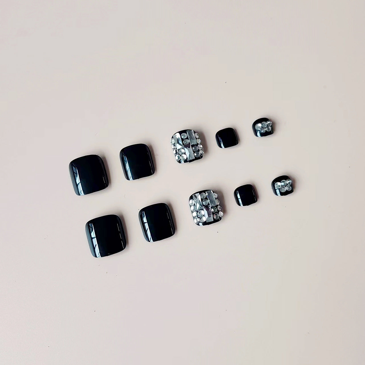 Kunstnagelset mit Eleganten Strass- und Glitzerakzenten Brehn