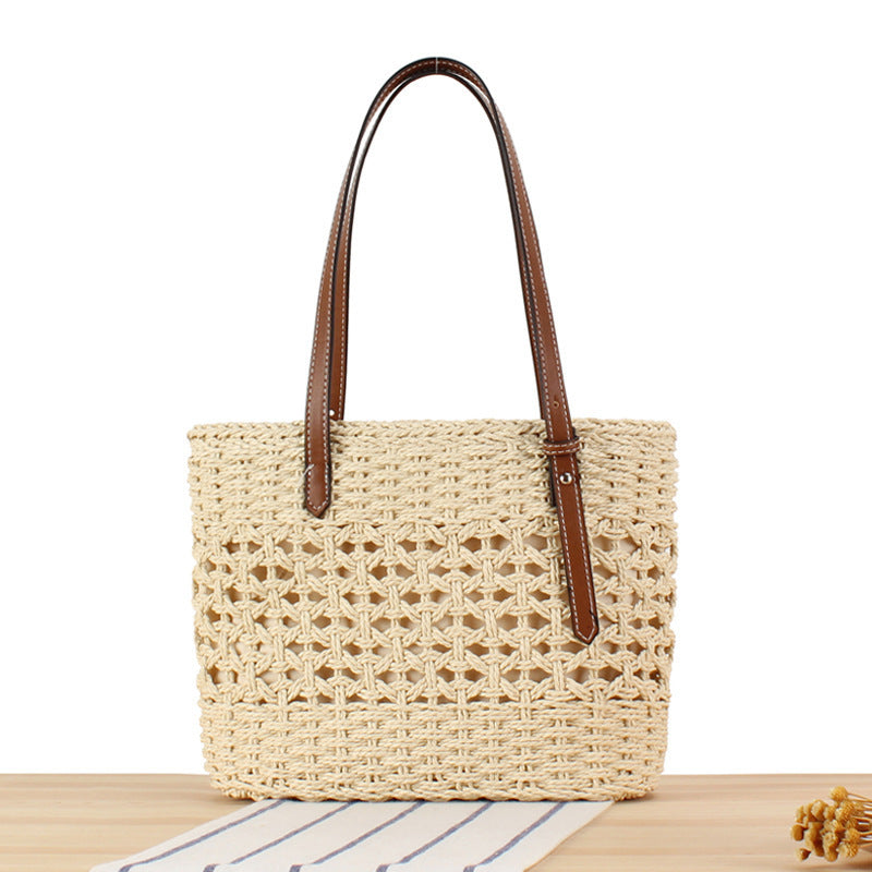 Handtasche Aus Handgewebtem Stroh mit Eleganten Kunstledergriffen Brehn