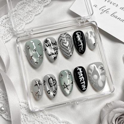 Künstlerisches Press-On Nagel Art Set mit maßgeschneiderten Designs Brehn