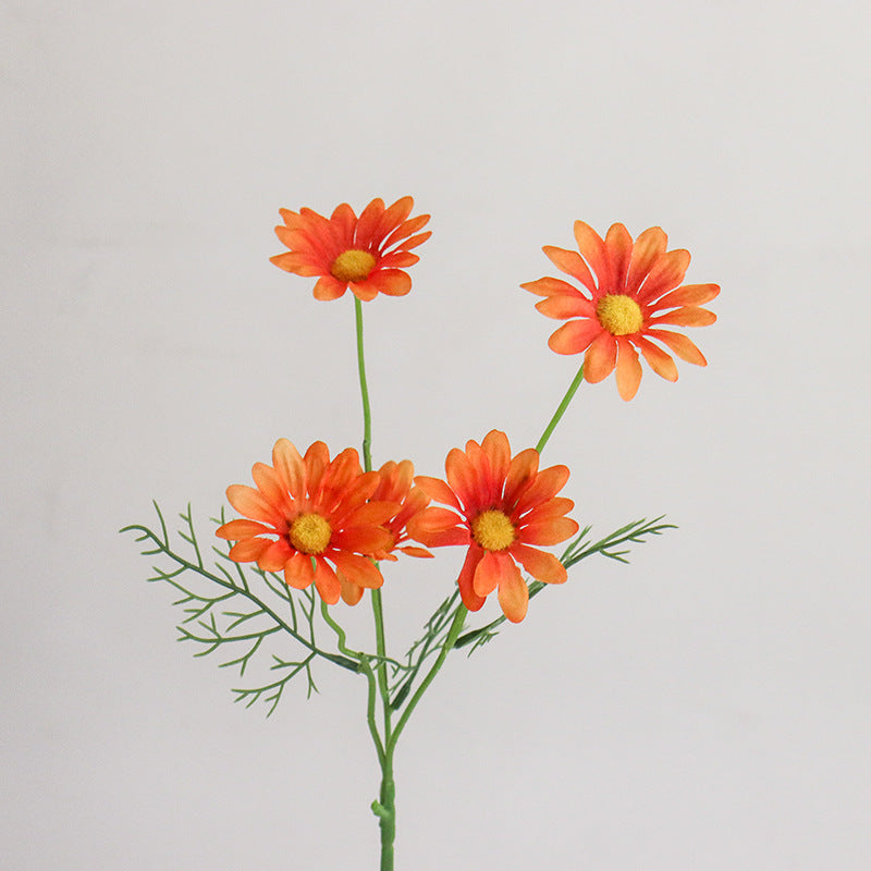 Dekorative Blumenarrangement für die Innenanzeige