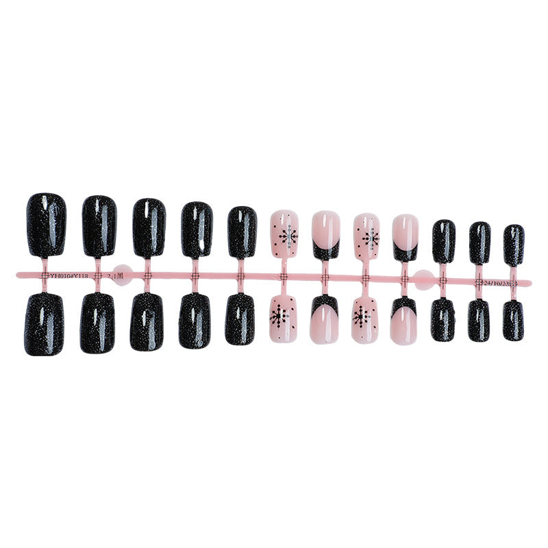 Kunstvoll gestaltetes Press-On Nagelset Brehn