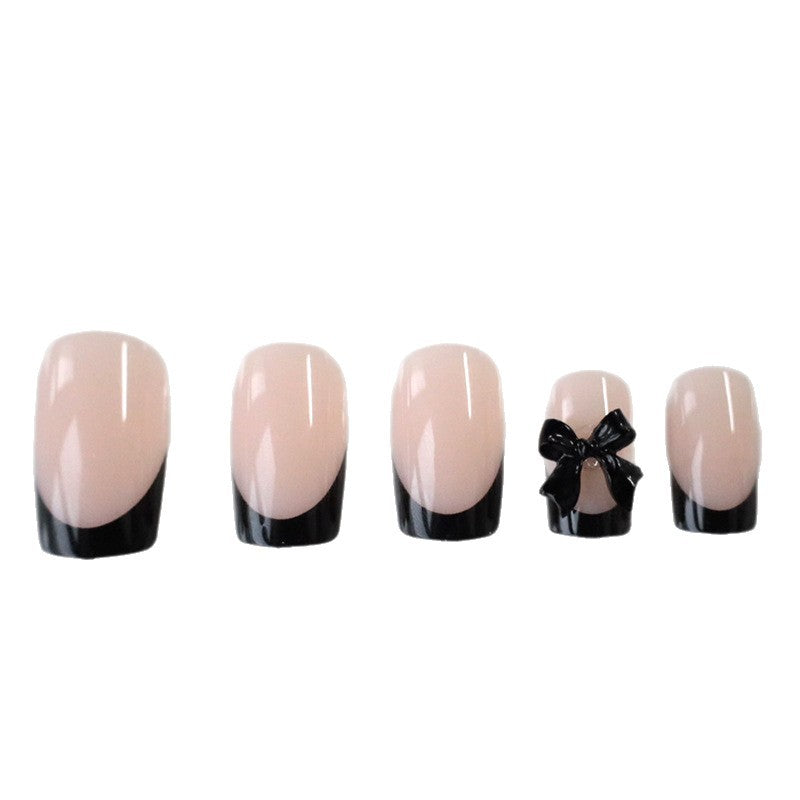 Elegantes Nagelkunstset mit Schleifenverzierung Brehn