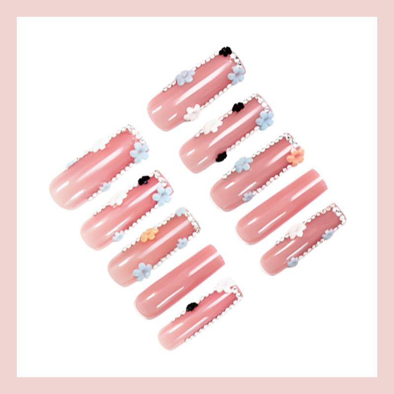 Künstliche Nagelkunstset mit floralen Verzierungen und Glitzerakzenten Brehn