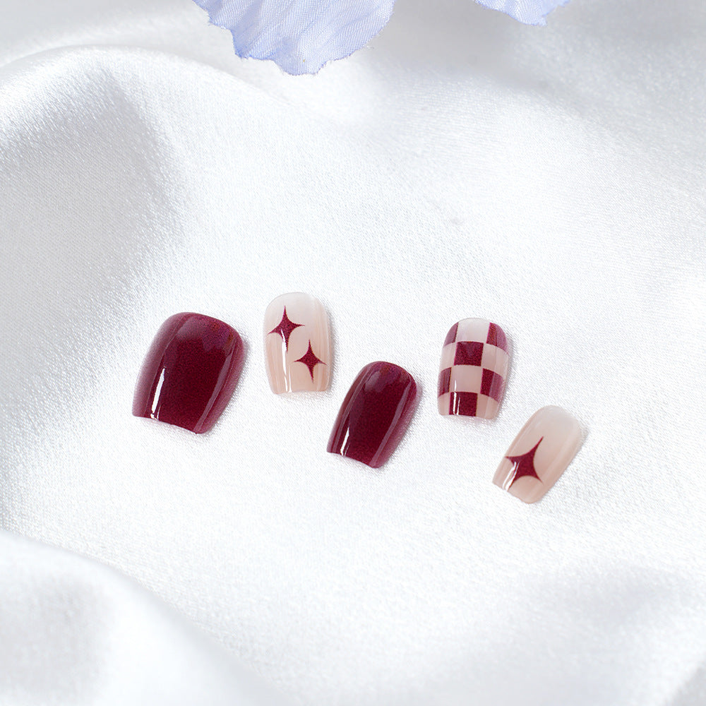 Künstlerisches Press-On-Nagelset mit einzigartigen geometrischen Designs Brehn