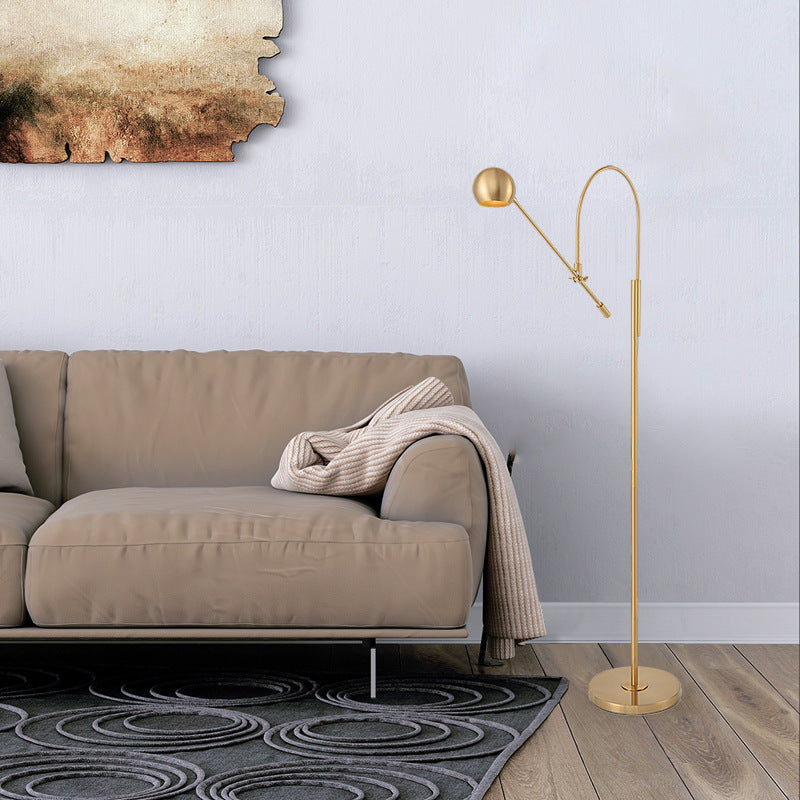 Minimalistische verstellbare Stehlampe mit goldener Oberflächenbehandlung