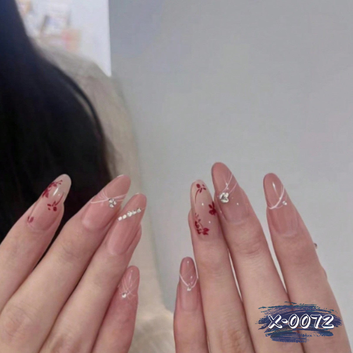 Elegantes florales Acryl-Nageldesign